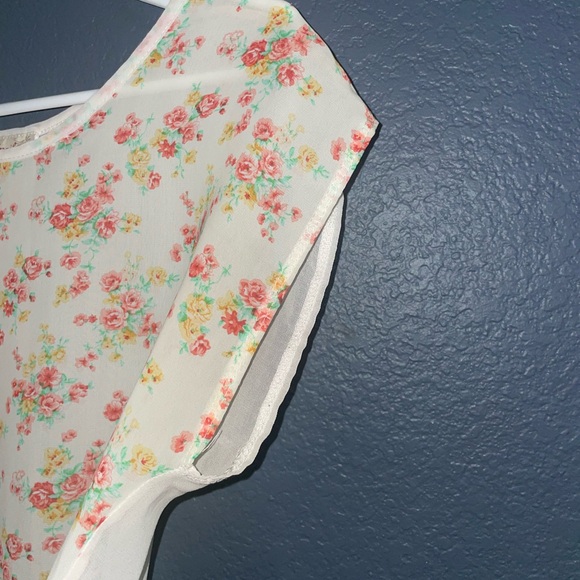 April U.S.A floral sheer blouse size medium back tie short sleeve see thru - Picture 5 of 13